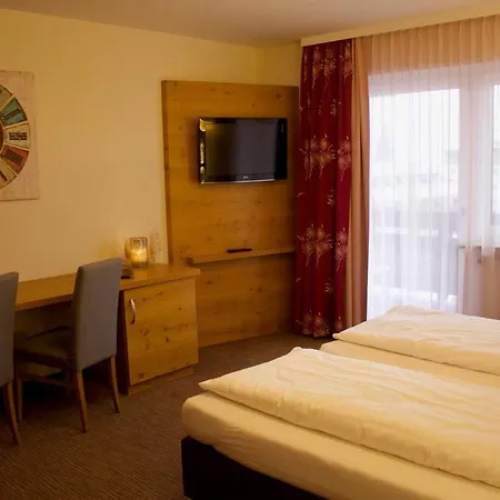 ホテル Alpenblick ザールバッハ・ヒンターグレム