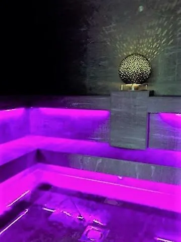 阿尔本利克酒店 3*